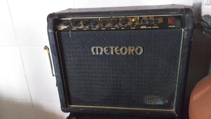Amplificador de guitarra meteoro nitrous 100w