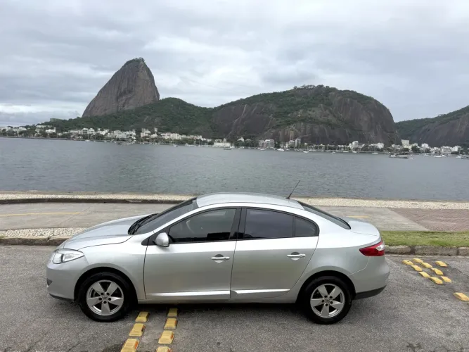 Renault Fluence Sed. Dynamique 2.0 16V Flex Mec. 2014