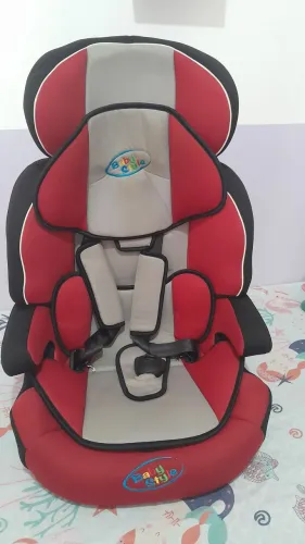 Cadeira de criança automóvel