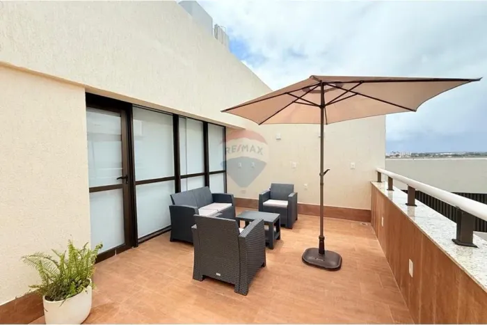 Cosmopolitan Home Cobertura com 102 m² e Vista Mar e Lagoa em Alphaville Salvador