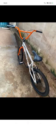 Vendo bicicleta nova