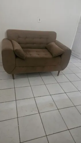Vendo 2 Sofás de 3 e 2 lugares