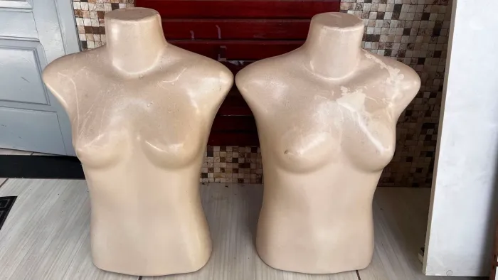 MANEQUINS E MOSTRUÁRIO