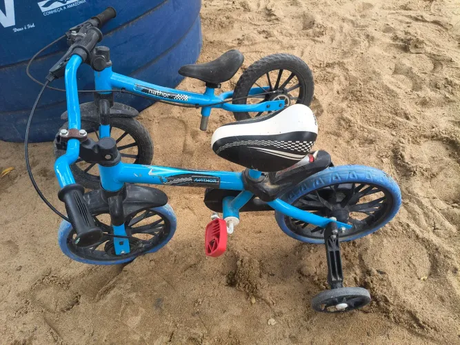 Vendo duas bicicletas infantil R$250,00 uma é de equilíbrio