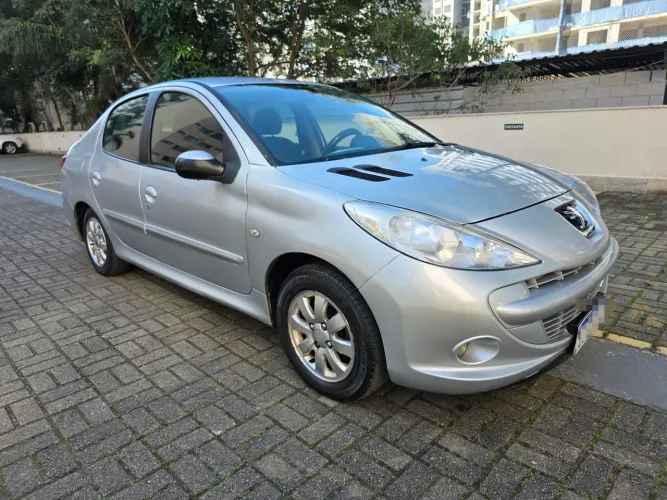 Peugeot 207 Sed. Passion XR Sport 1.4 Flex 8V 4P 2012