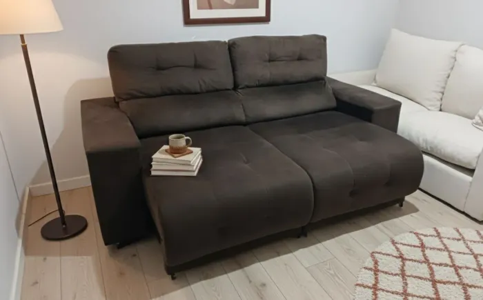 Sofá retrátil e reclinável 2,00 mts ótimo estado