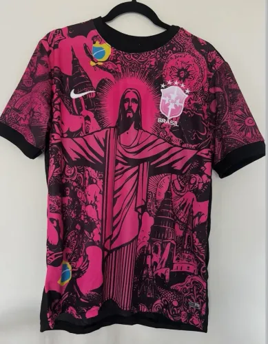 Blusa rosa do Brasil