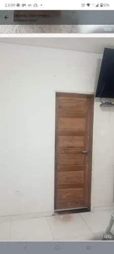 Porta Maciça de 2.10 x 0.70.
