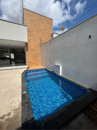 Casa Nova com 03 quartos e piscina - bairro Jardim Atlântico