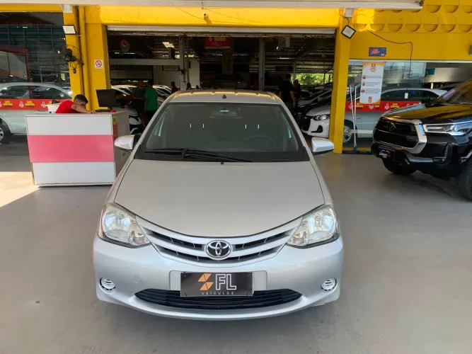 Toyota Etios X 1.3 Flex 16V 5P Aut. 2014