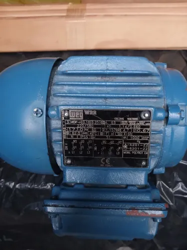 Motor Elétrico WEG 0.25cv Trifásico Semi Novo