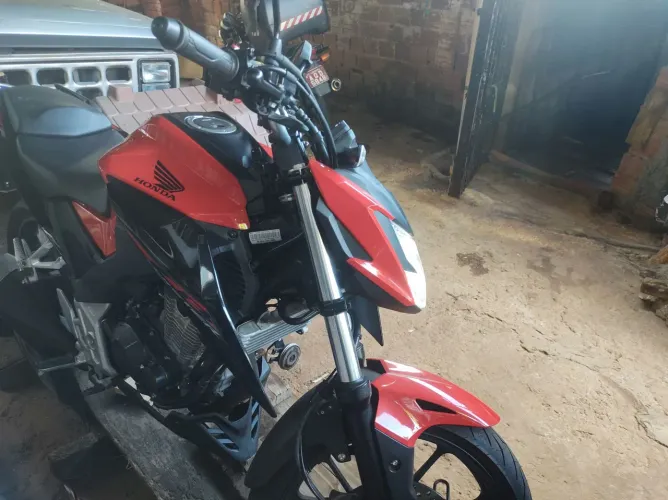 Moto nova CB Twister 300f