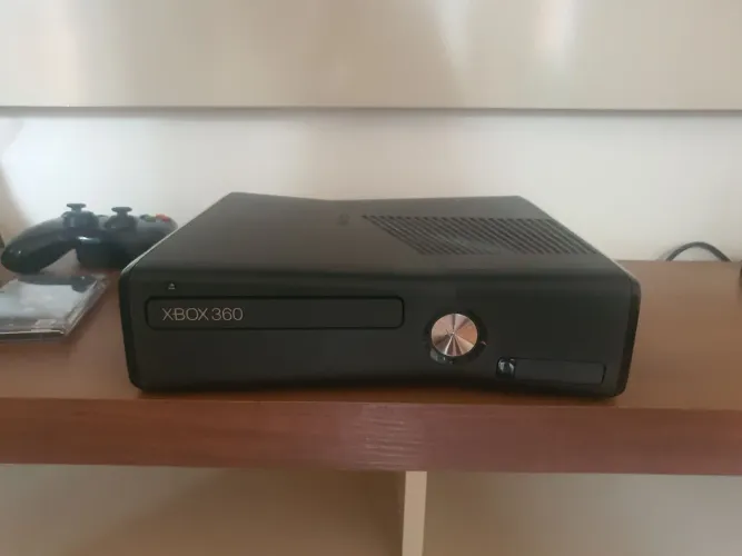 Xbox 360 Slim 4gb