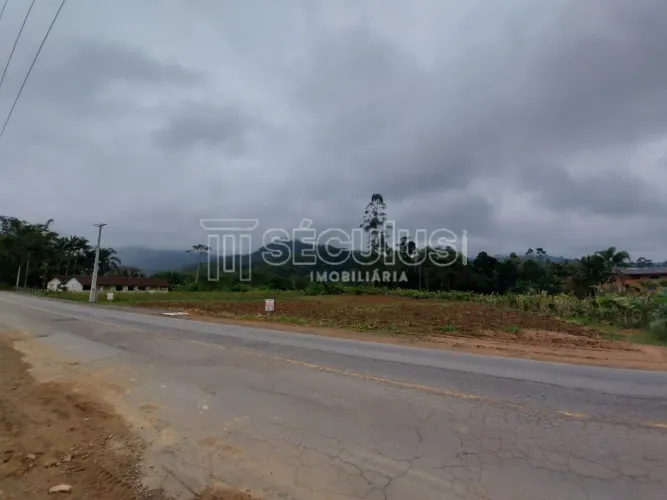 TERRENO PLANO COM EXCELENTE FRENTE PARA RUA PRINCIPAL
