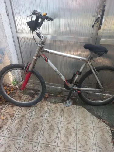 Bike aluminio 21marchas pasadores shimano amortecedor dianteioro e guidon
