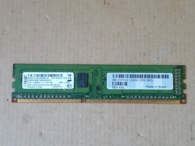 Memória RAM Smart 2GB PC3-12800U-11-11-A1 SH564568FH8N0QNSCG DDR3