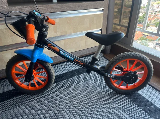 Bicicleta de equilíbrio 