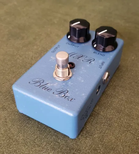 Pedal MXR Blue Box Fuzz "Script" *menor preço
