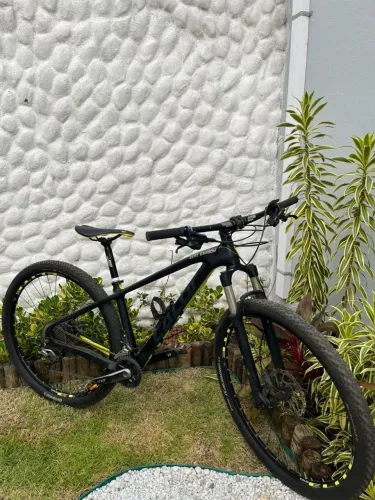 Estou vendendo uma bike profissional,  Bike caloi elite carbon,  Arouca 29, quadro 15