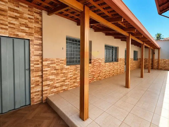 Casa com 3 quartos para alugar, 100 m² por R$ 2.000/mês - Setor Coimbra - Goiânia/GO