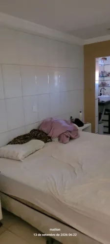 Casa . Vendo ou troco par carro .