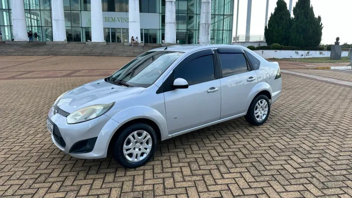 Ford Fiesta Sedan SE 1.6 8V Flex 4P 2014