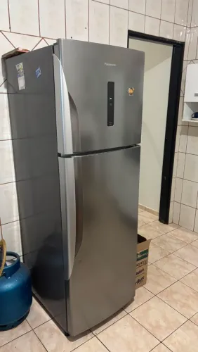Geladeira Panasonic 1 ano de uso