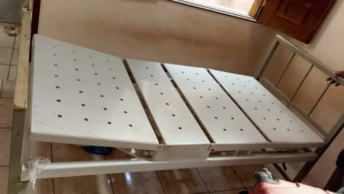 Cama hospitalar com colchão