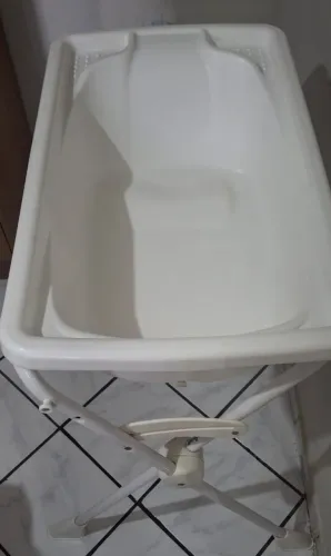 Kit banheira banho bebê Rígida branca Burigotto com suporte e redutor
