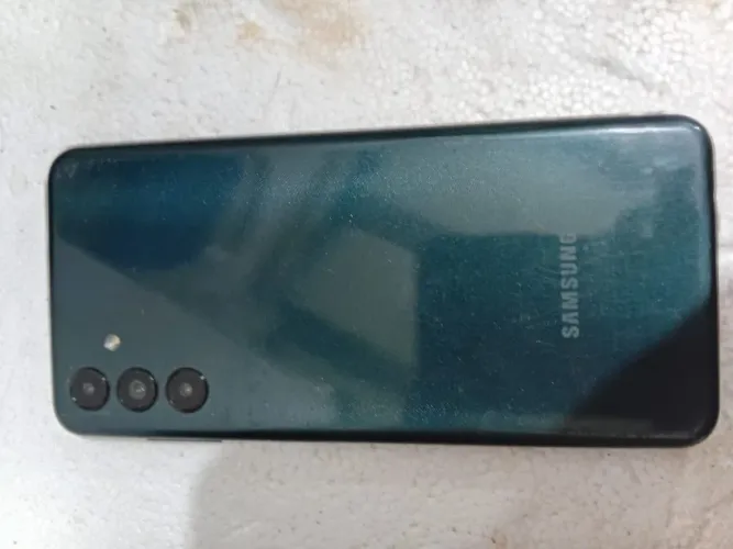 Celular barato pra vender rápido...