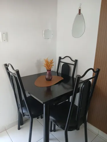 Mesas com 4 cadeiras