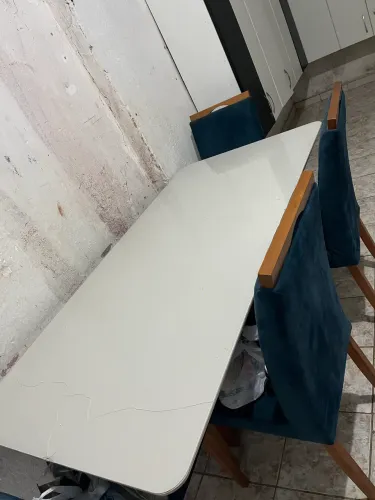 Mesa 6 lugares com cadeiras