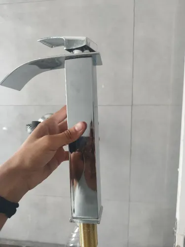 Torneira Cascata Bica Alta