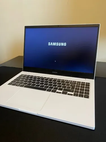 Samsung Book E30