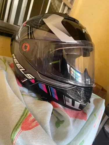 Capacete Peels feminino