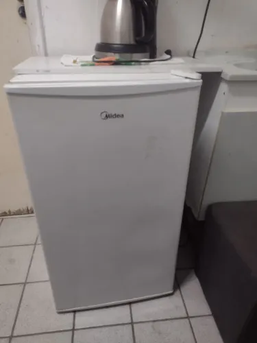 Frigobar midea