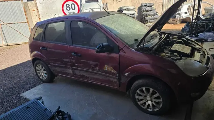 Sucata Ford Fiesta 2005 1.6 Flex Zetec Rocam Para Retirada De Peças