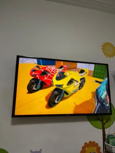 Tv Samsung smart 43 polegadas apenas $550 avista ou no cartão,