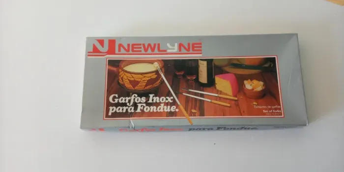 Conjunto de garfinhos para fondue em inox com cabo em madeira. Marca Newline