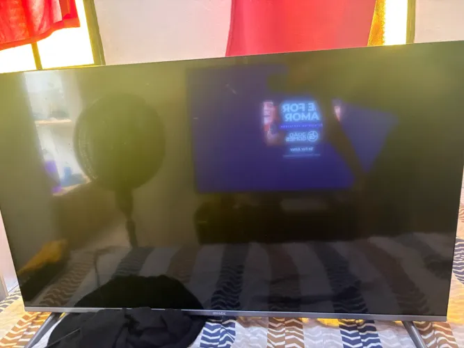 Vendo tv smart Mystic 43 6 meses de uso