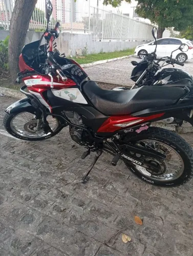Vendo XRE 190 ano 2019 em dia no meu nome 