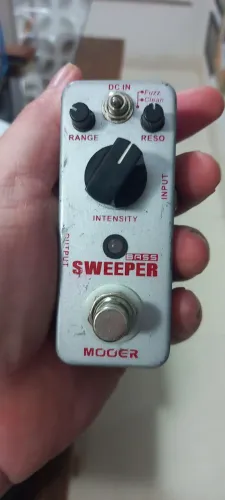 Pedal Mooer Bass Sweeper