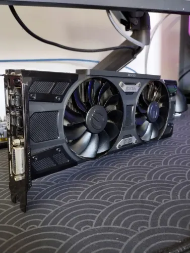 Placa de vídeo GTX 1060 6Gb Gddr5 EVGA dual fan 192 bits 