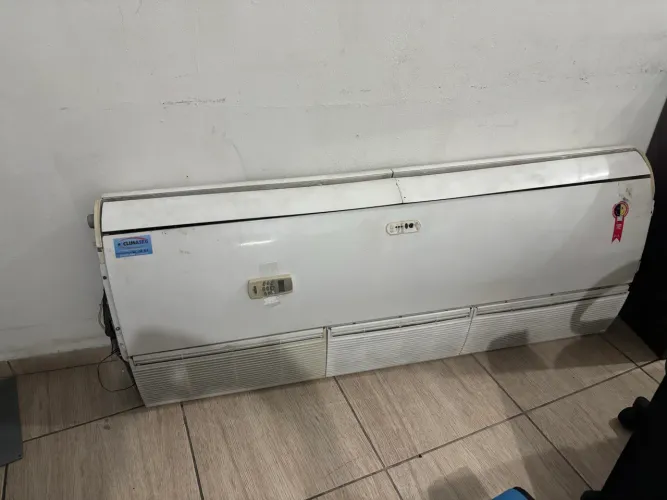 Ar condicionado 60btus com defeito