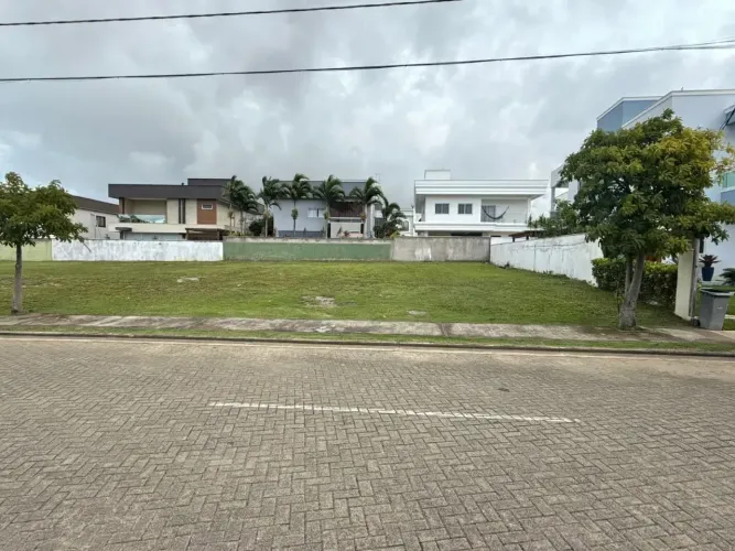 GRANDE OPORTUNIDADE NO CONDOMINIO ALPHAVILE, ARAÇAGI, LOTE A VENDA, NASCENTE