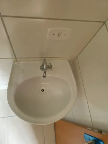 Pia e coluna sanitário