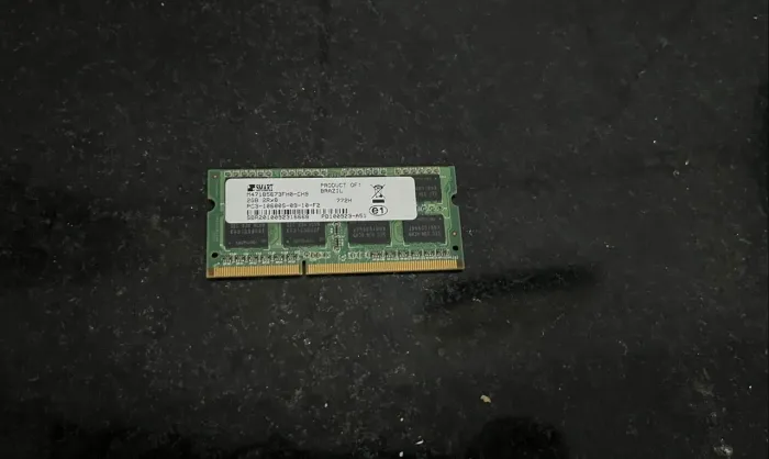 Memória 2GB DDR3 PC3-10600S 1333MHz 2Rx8 para Notebook - Funcionando