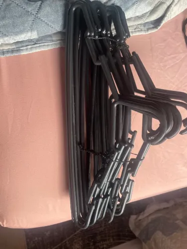 Cabides pretos