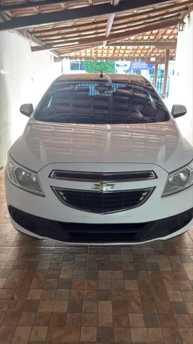 Chevrolet Onix Hatch LT 1.0 8V Flex Power Mec. 4P 2013