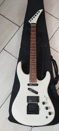 Guitarra Giannini Trilogy 
